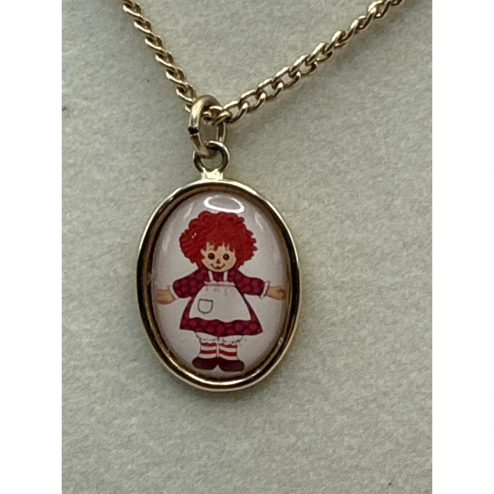 Vintage Sarah Coventry Raggedy Ann Pendant Necklace Gold Tone Cameo Character